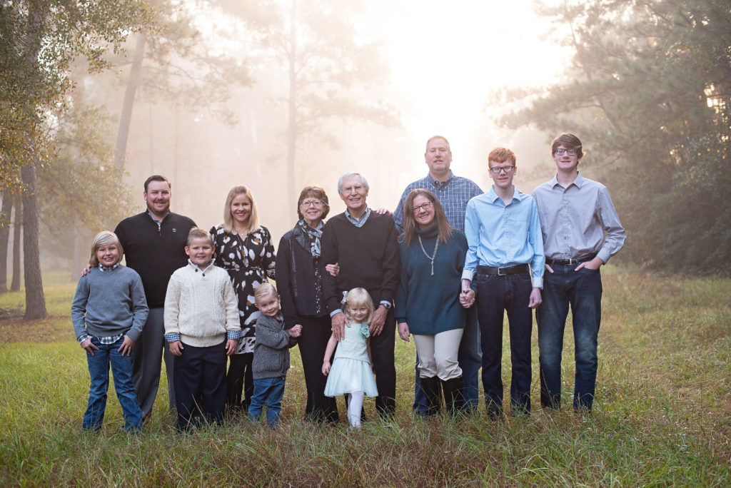 Large Family pictures by The Woodlands photographer, Maria Snider Photography