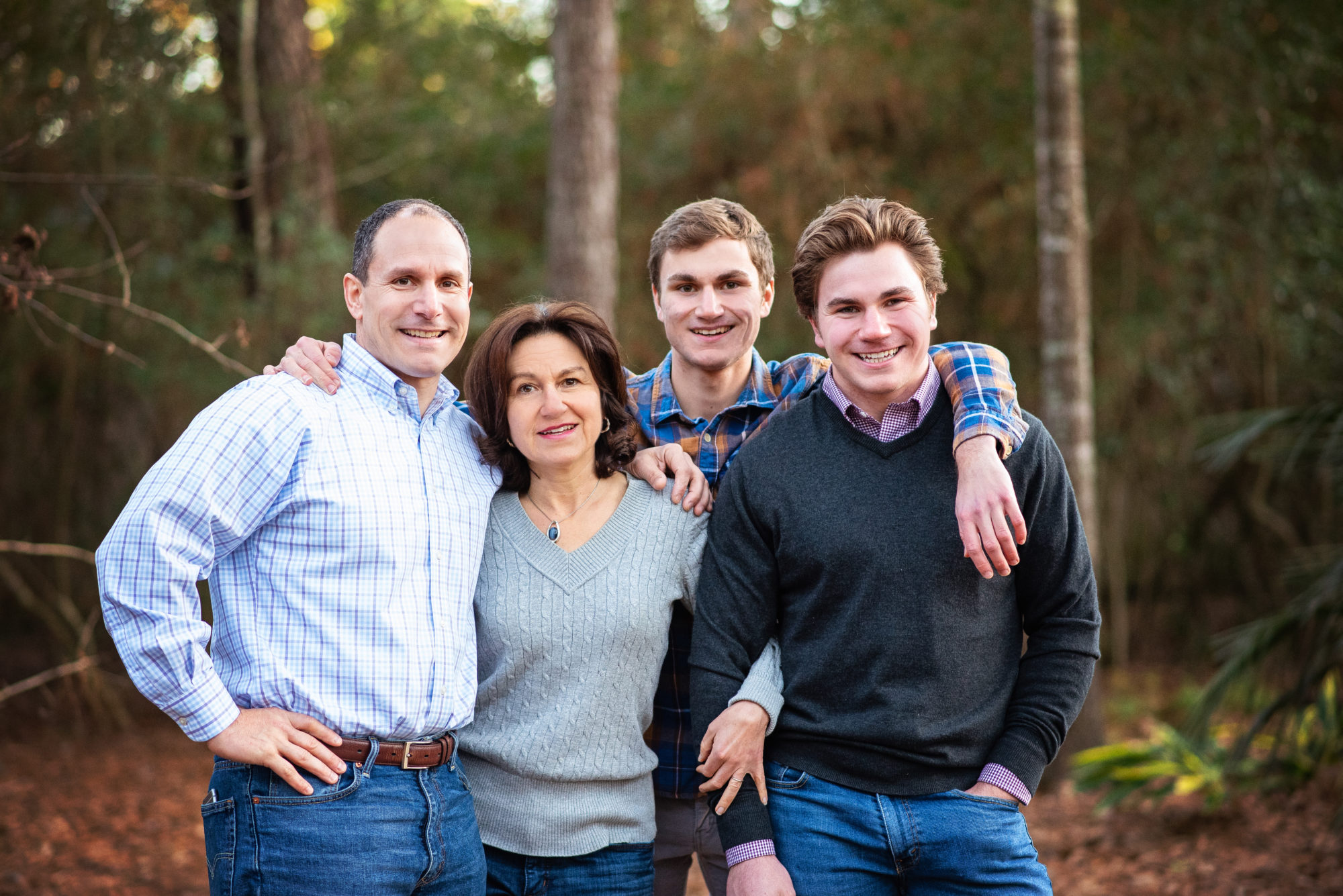 Family sessions with older kids in The Woodlands, TX featured by top houston photographer, Maria Snider Photography