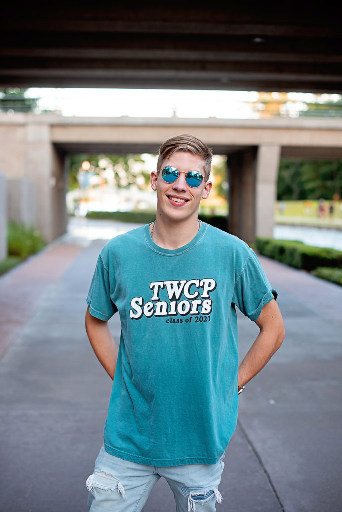 Outdoor senior pictures in Spring