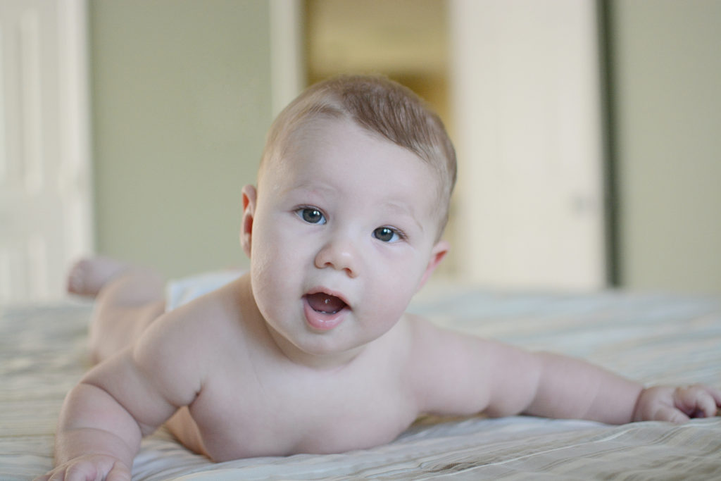 Baby indoor photography 