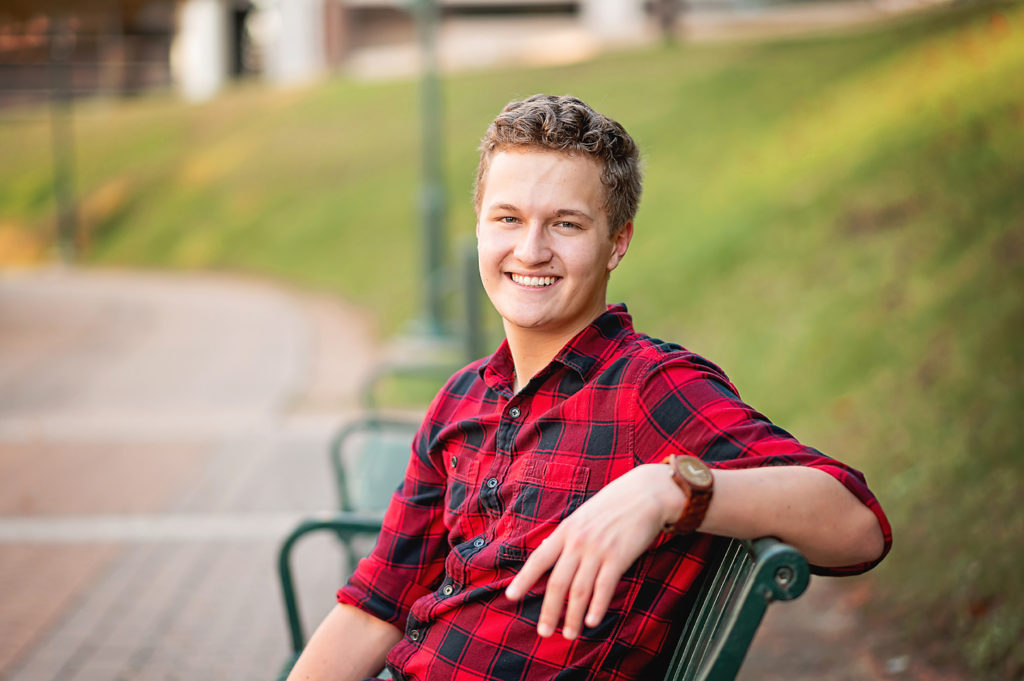 Outdoor senior pictures in Spring