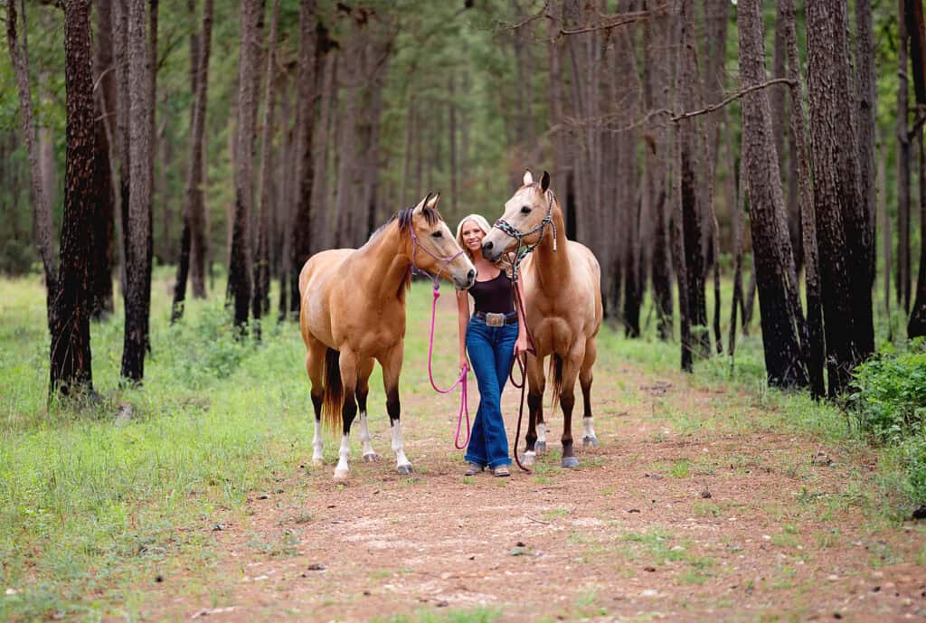 senior session with two horses.
